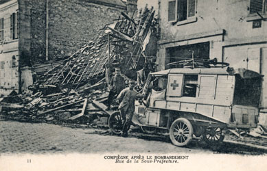 rue de la Sous-Préfecture après le bombardement