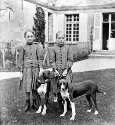 Jeunes Fille Saint-Pierre en Chastres 1887