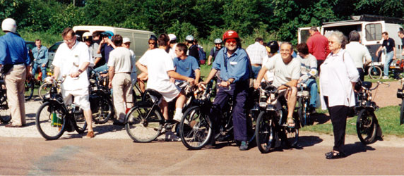 La journée Vélosolex Vieux-Moulin 18 Juin 2000